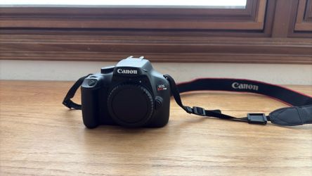 Canon rebel t100 with 18-55mm lens