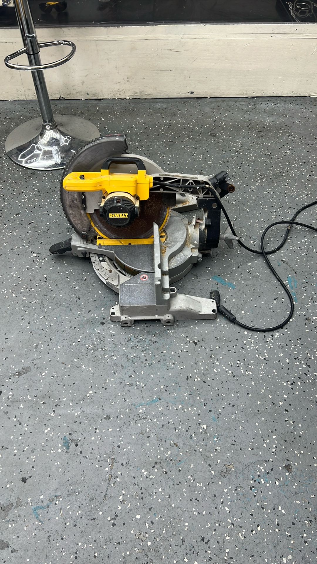 DeWALT DW715 Miter Saw, 12” Diameter Blade