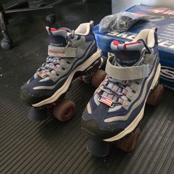 Sketchers 4 Wheelers Size 8.5 Rollerblades Roller Skates with 2 Extra Brake Pads
