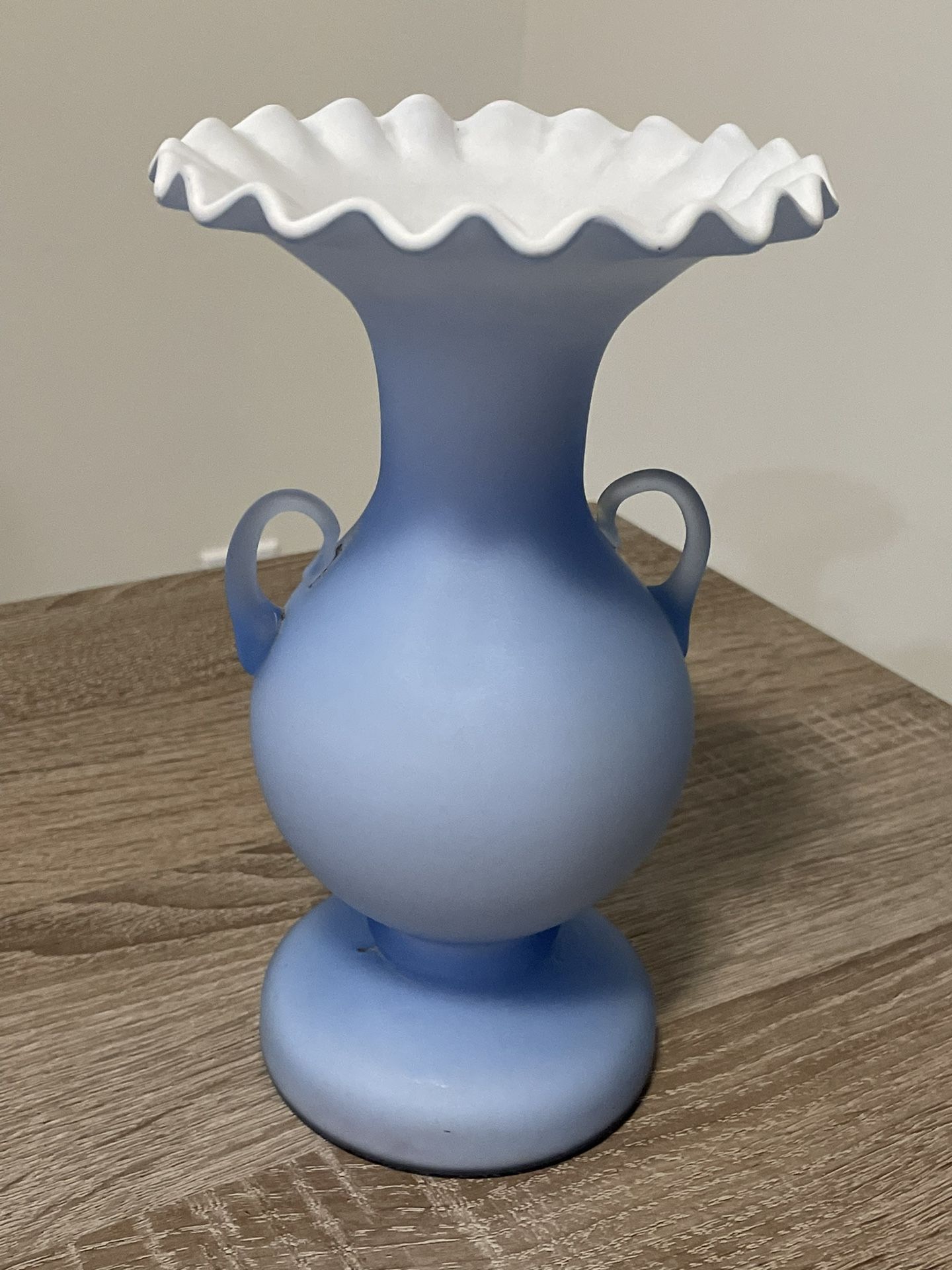 Victorian Era Ruffled 2-handle Vase
