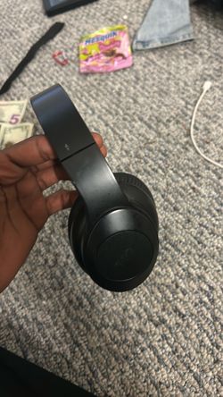 Trivia headphones