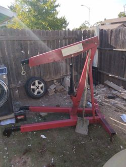 Red Hydraulic Engine Hoist Cherry Picker