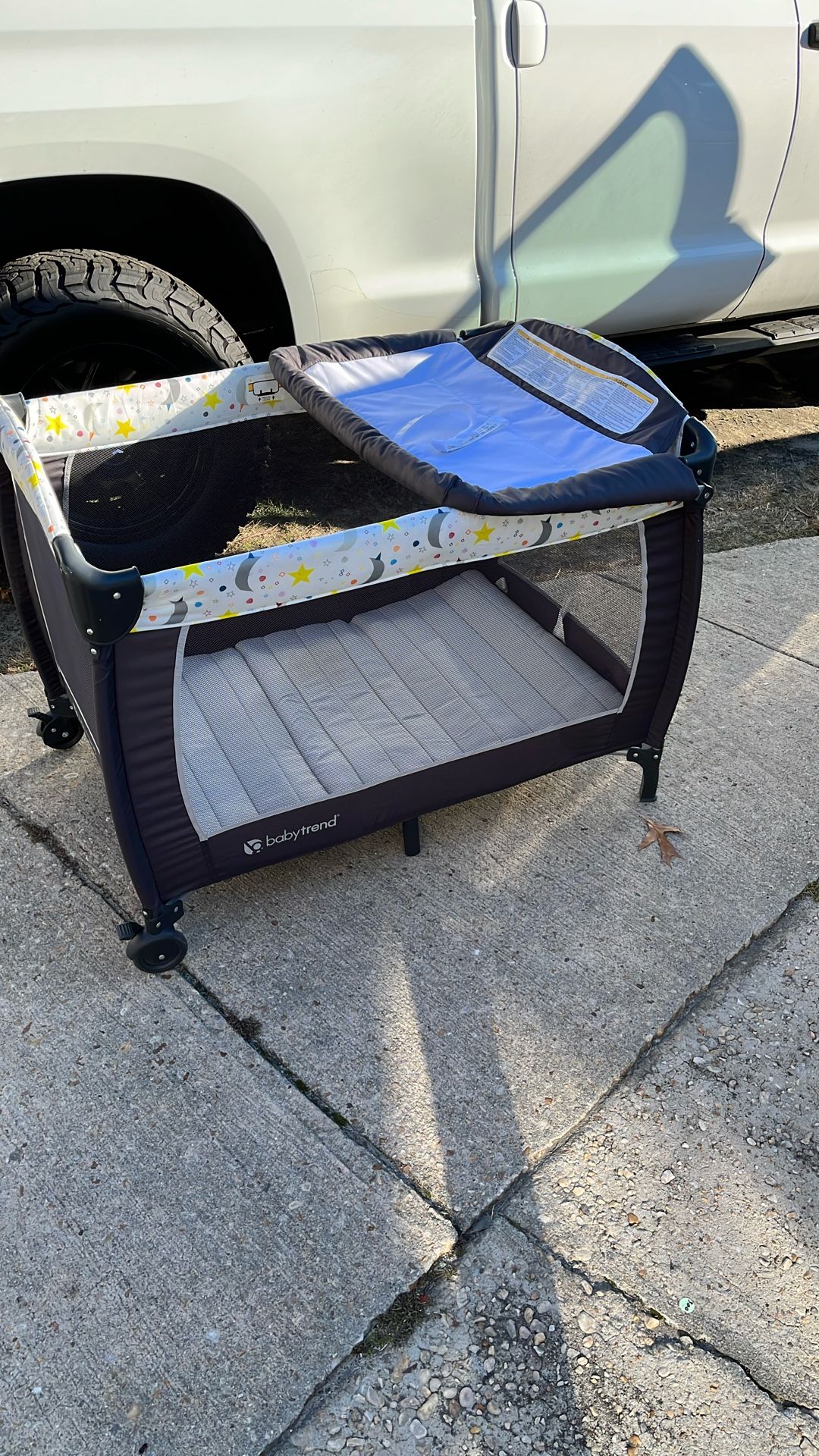 Pack N Play Nice Gray Blue Yellow Etc W Changing Table