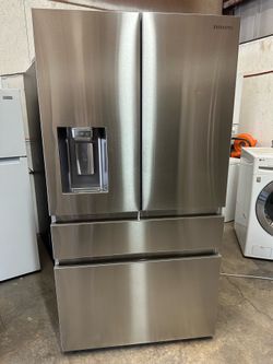 4-DOOR SAMSUNG 23 cu.ft. Counter Depth French Door Refrigerator: Stainless WATER/ICE RETAIL PRICE $3499