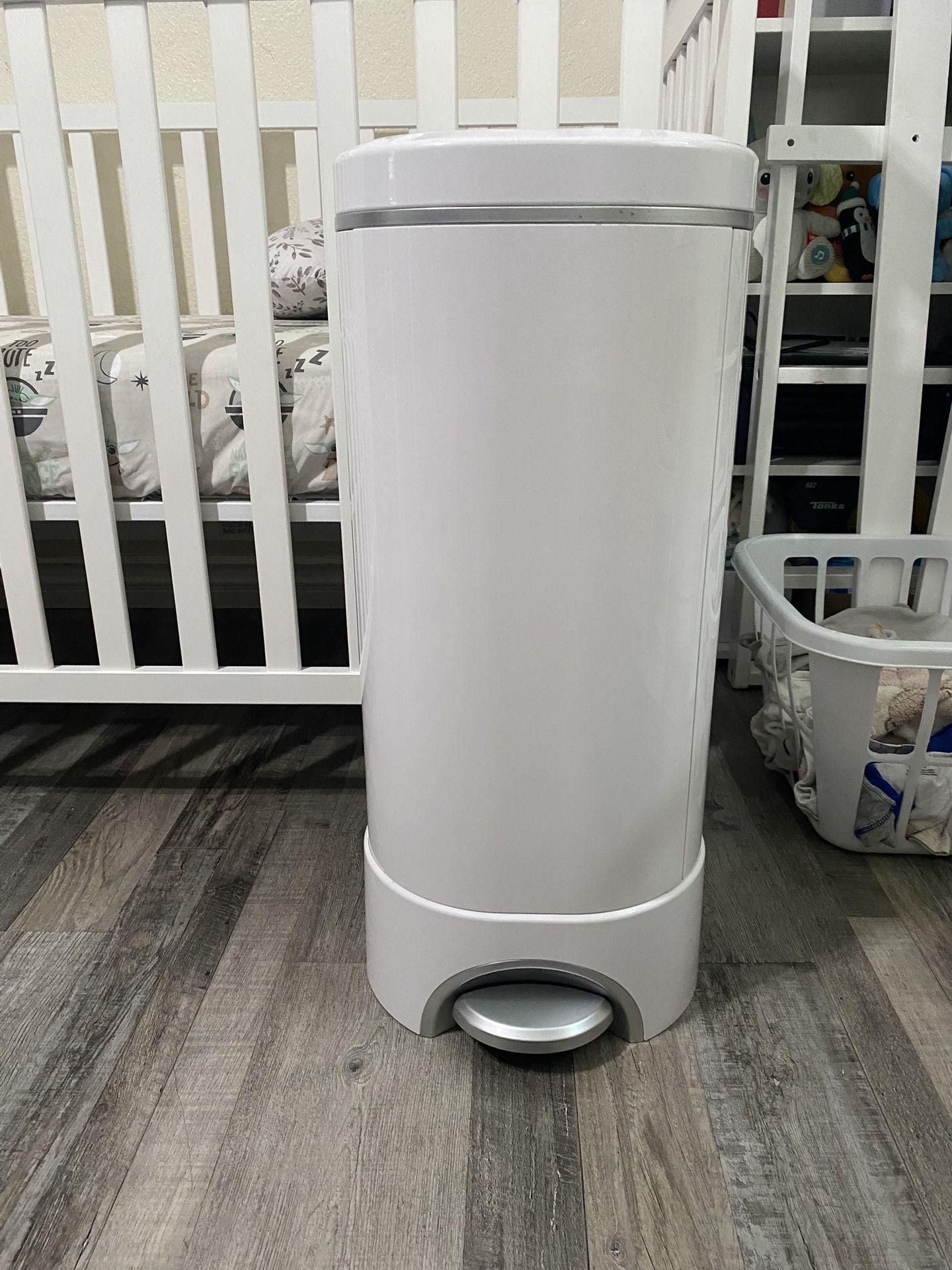 Munchkin Step Diaper Pail