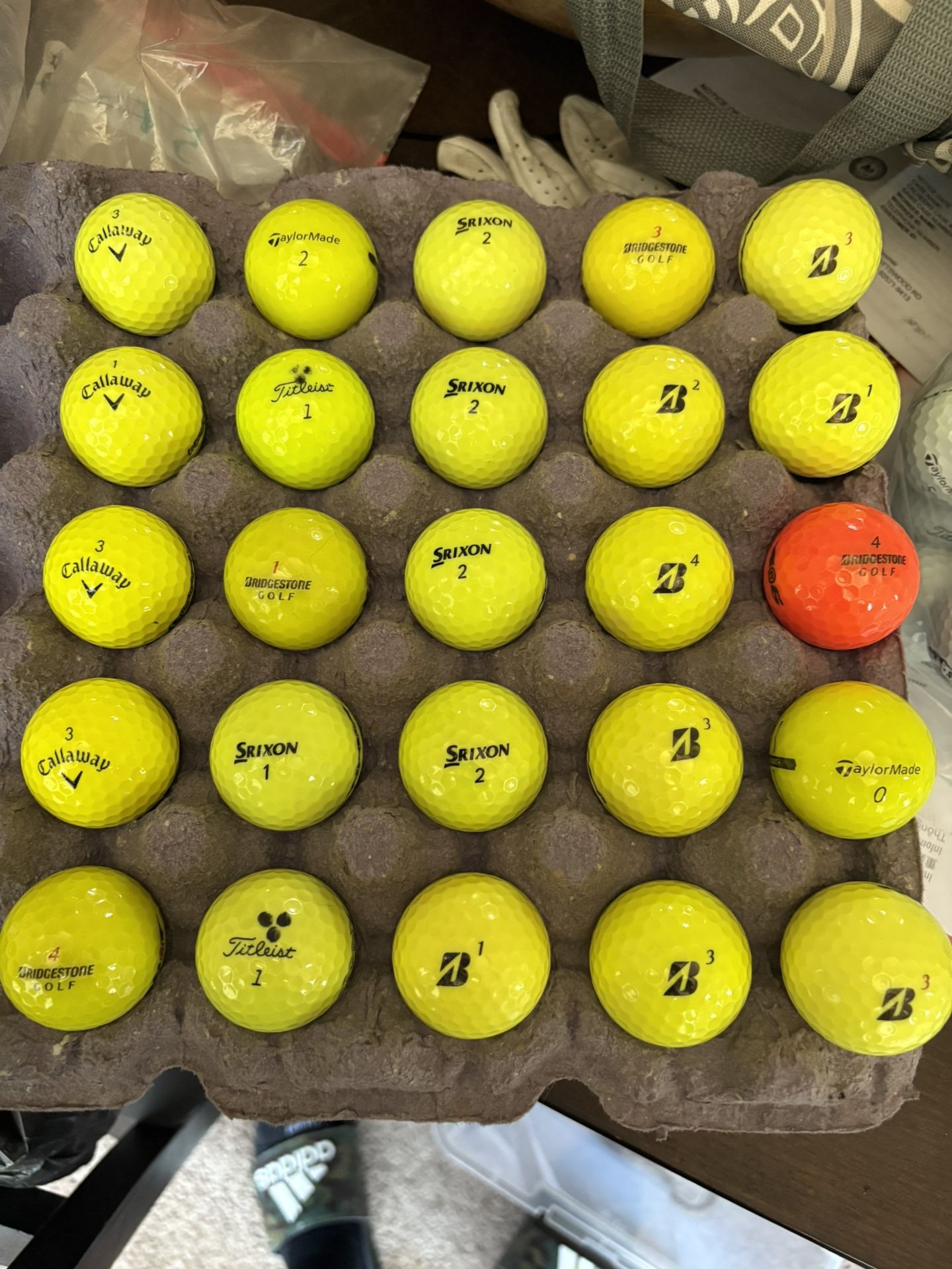 25 Neon Golf Balls