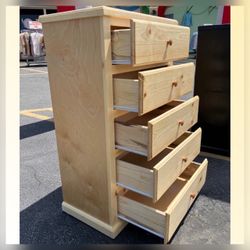 5 drawers dresser / Five drawers dresser