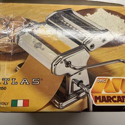Marcato Atlas 150 Pasta Machine with Cutter and Hand Crank, Made
