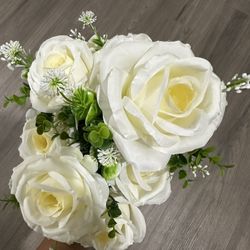 Artificial Flower Bouquet (White Rose)