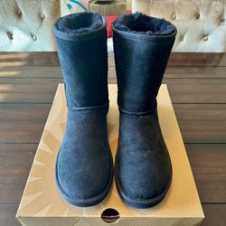 UGG Women's Classic Short Boot