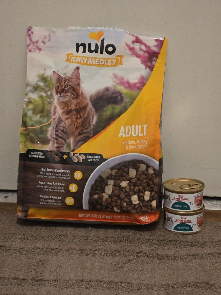 Cat food 4Lb bag open bag not used