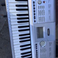 Yamaha DGX-205 Portable Keyboard