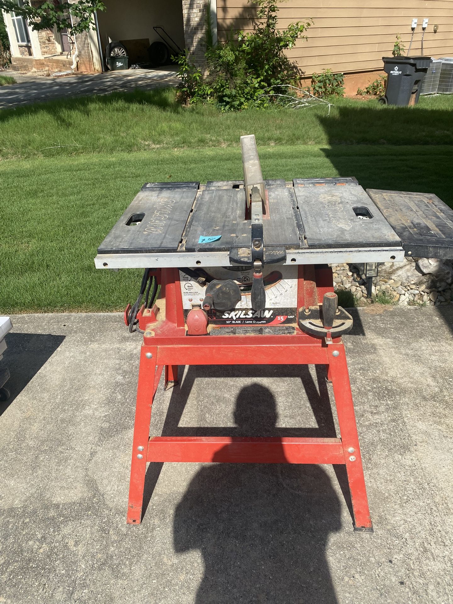 SKIL Table Saw