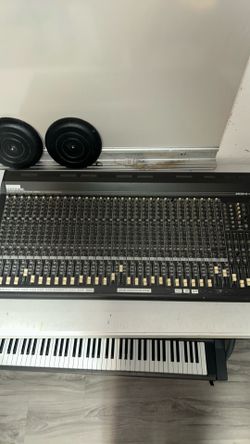 Mackie SR32 VLZ pro Mixing Console
