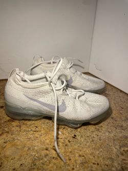 Nike vapor max white size 7 like new air