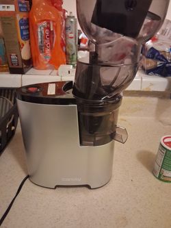 Canoly Juicer