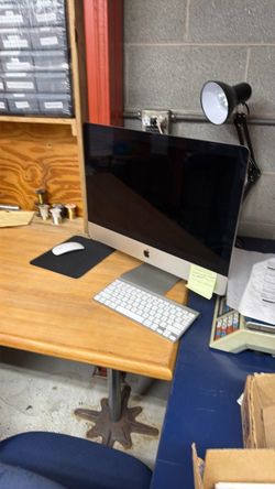 Apple desk top