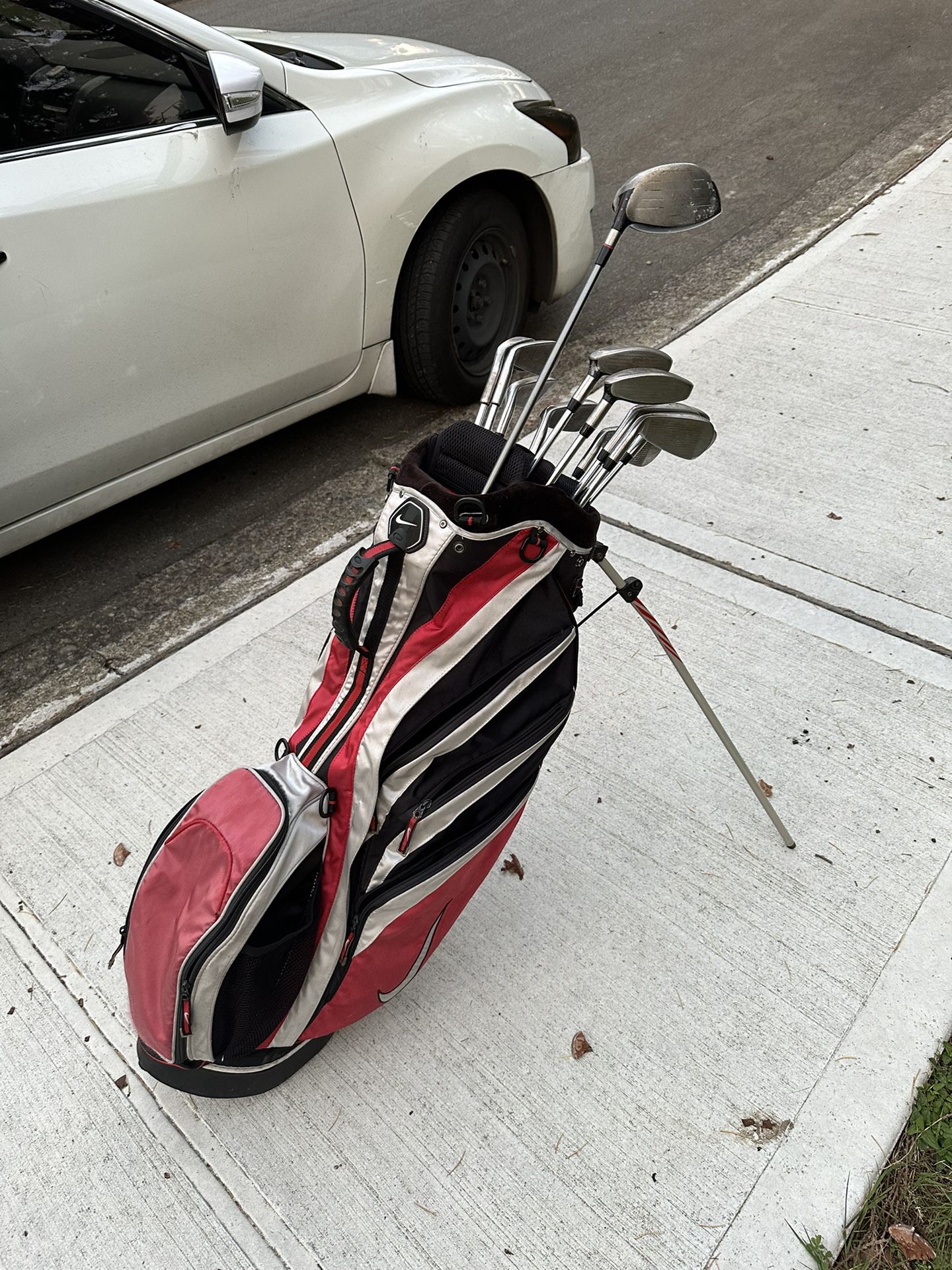 Full RH Adams Golf Set (Driver + Irons + Wedges + Putter + Bag)