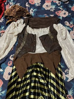 Pirate Costume 8/10