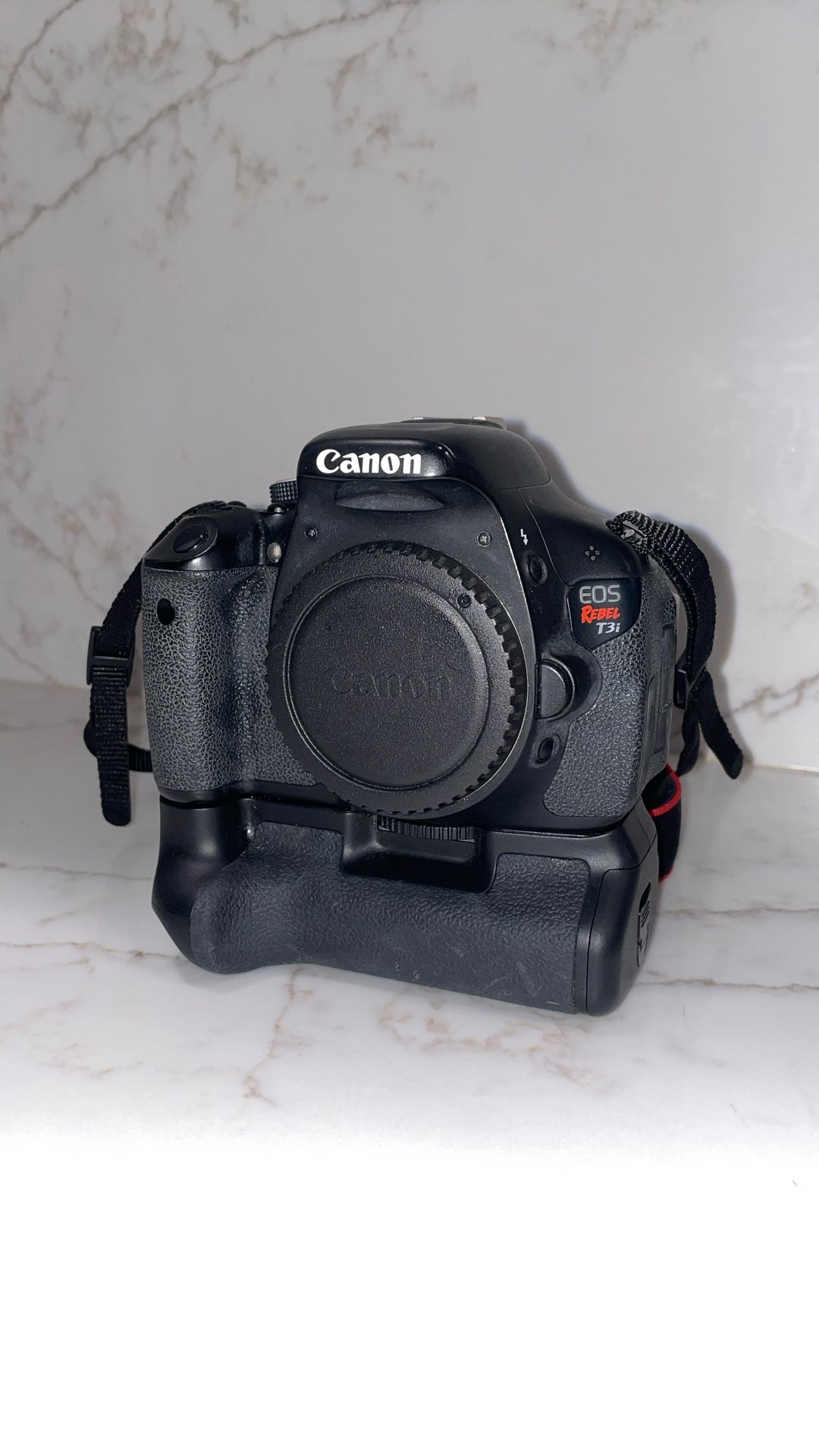 Canon EOS Rebel T3i DSLR Camera Camcorder