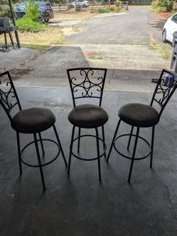 Nice Breakfast Bar/Bar Stools