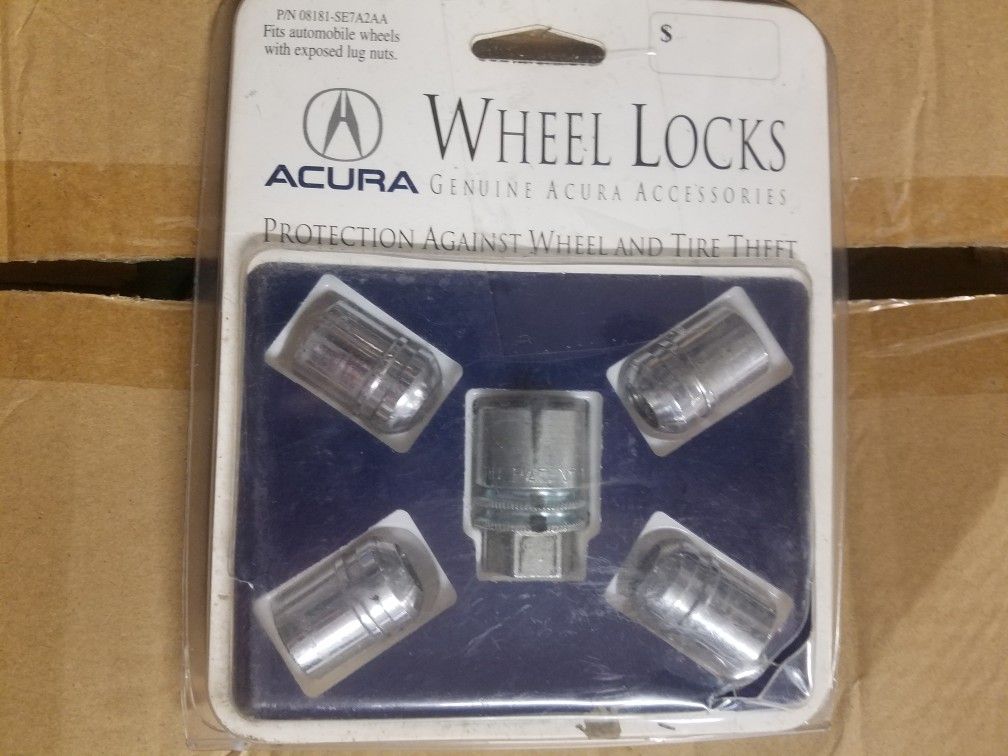 ACURA Honda OEM wheel locks with key set