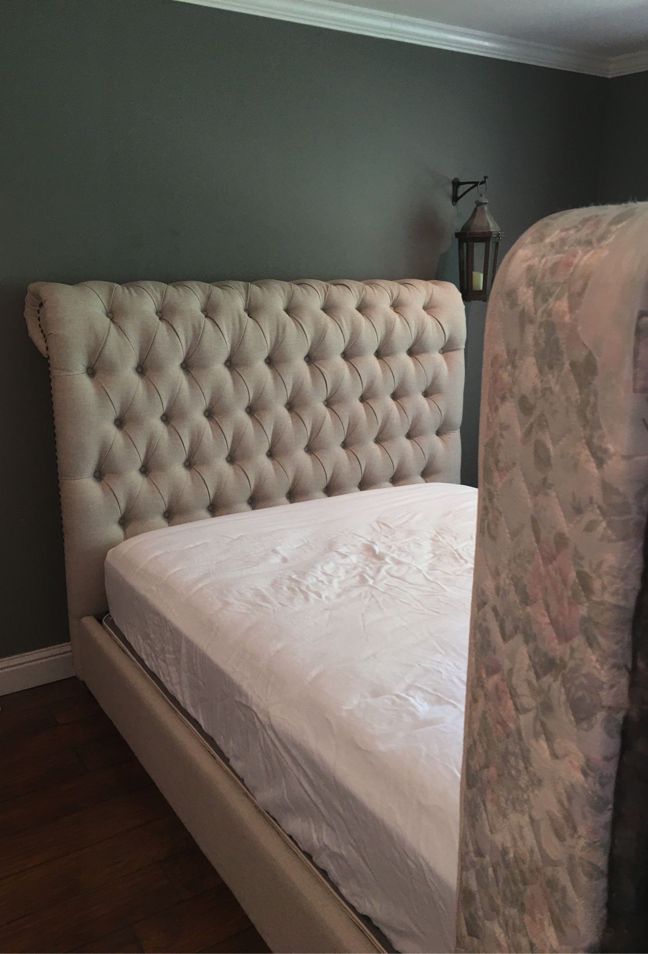Queen size box spring .