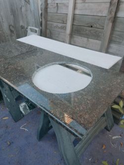Bathroom Vanity Countertop & Backsplash