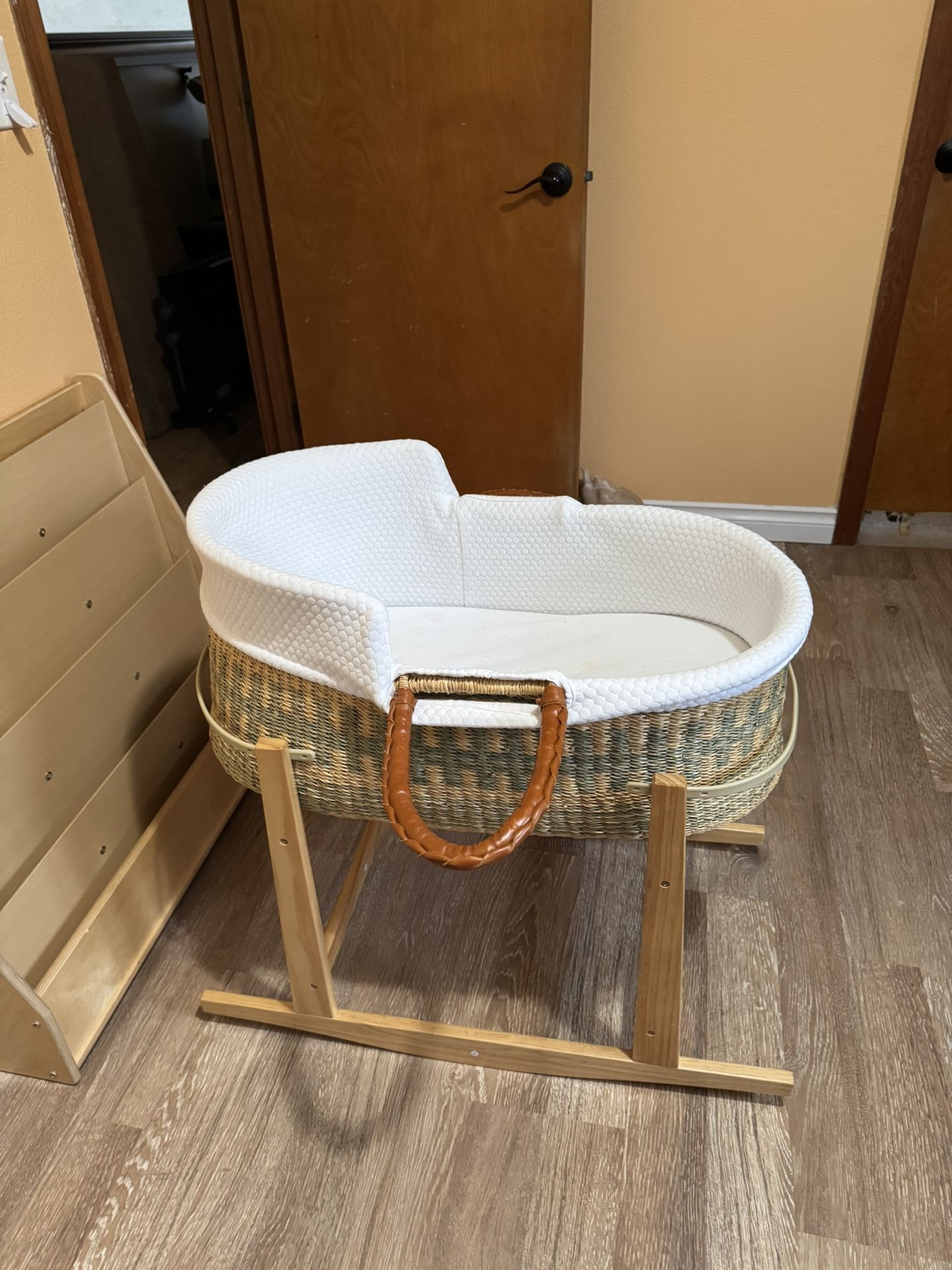 Beautiful Rocking Bassinet 