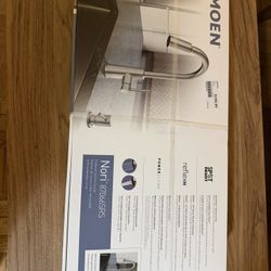 Meon Pulldown kitchen faucet
