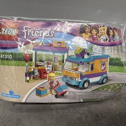 LEGO Friends: Heartlake Gift Delivery (41310) - Complete set w/ instructions.
