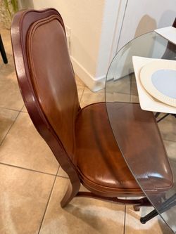 Elegant dinner set for 4 people