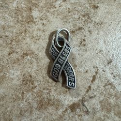 James Avery Retired Pendant 
