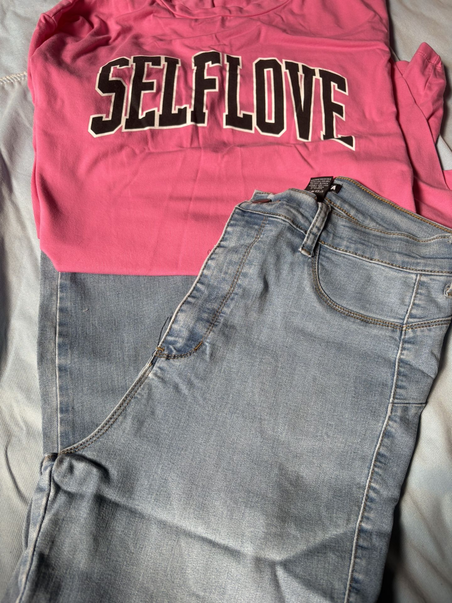 Woman’s Long Sleeve Shirt Med/And Jeans 13/ pick Up 10.00