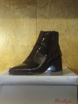 Patent Leather Pointed-toe Ankle Boot