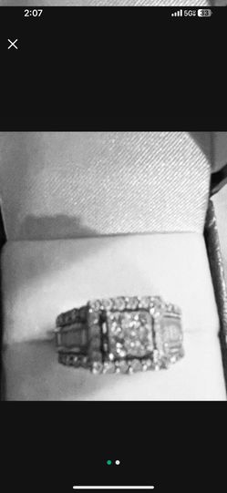 White Gold Size 7 Diamond 