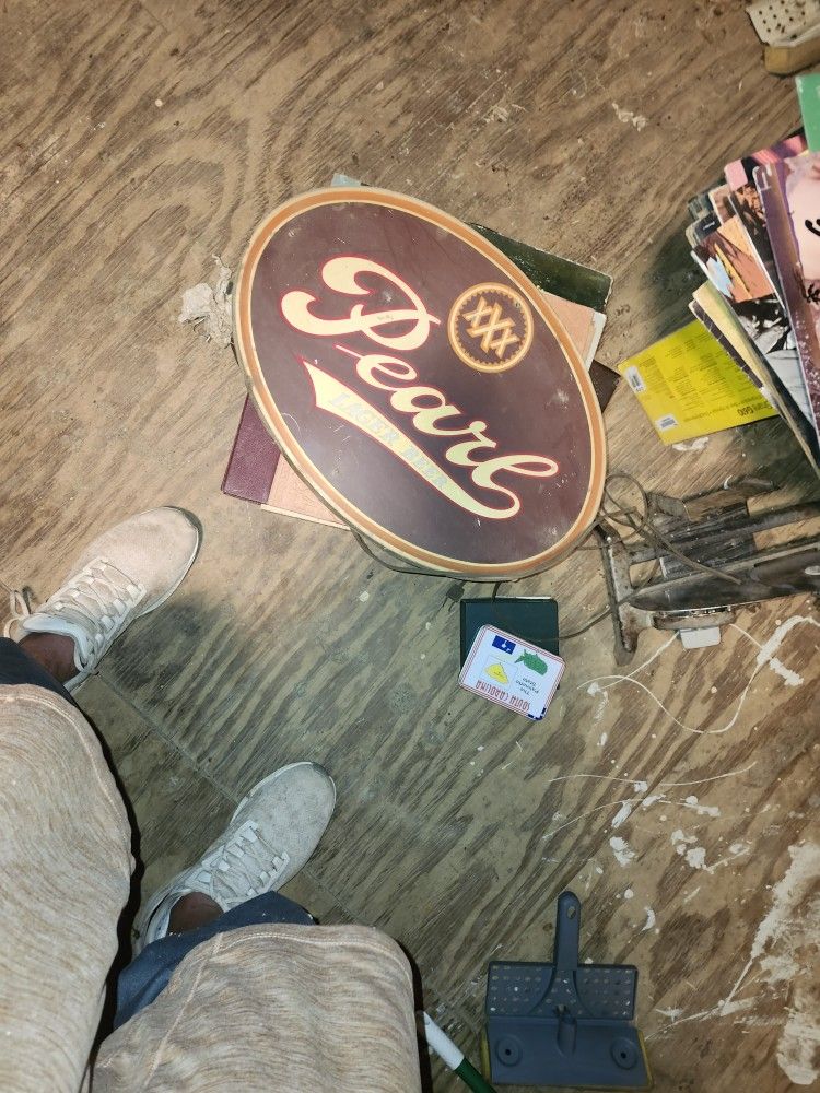 Pearl Bar Light Sign