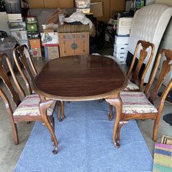 Dining Room Table With 8 Chairs And Surface Protector