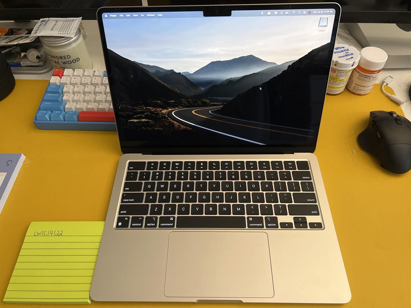 MacBook Air M2 256GB storage / 8GB RAM in Starlight