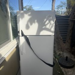 Frigidaire Fridge 