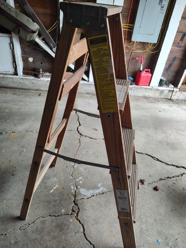 Keller All Wood 4 Ft Ladder