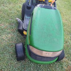 42 In John Deere riding lawn mower READ AD BEFORE ASKING QUESTIONS still available