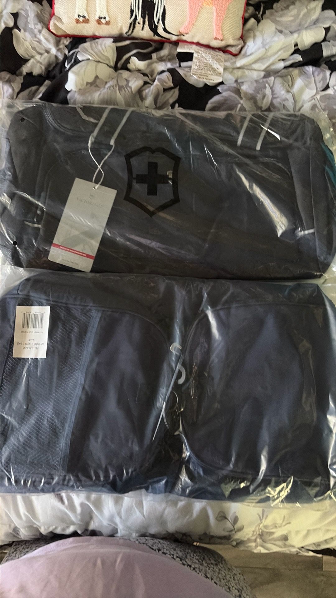 2 Brand New Gym/Duffle Bags