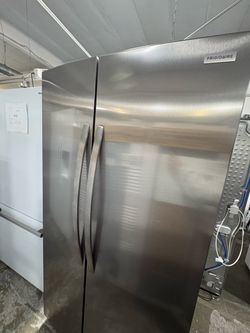 Frigidaire Side-by-Side Stainless Steel Refrigerator