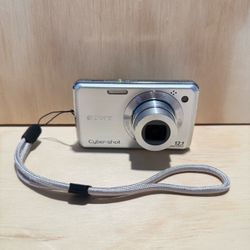 Sony Cyber-shot DSC-W220 12.1MP Digital Camera Slv Tested Good w/Bat-Card-Charg
