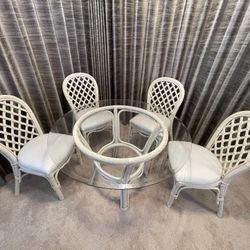 Glass Top Breakfast Table (D:42, H:29) with 4 White Wicker Chairs 