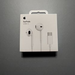 Apple EarPods Headphones With USB-C plug