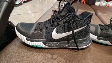 Kyrie 3 size 10.5