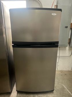 Whirlpool Stainless Steel Top-Freezer Refrigerator – Compact, Reliable & Garage Ready