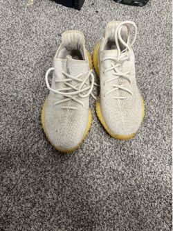 Yeezy 350 v2 cream